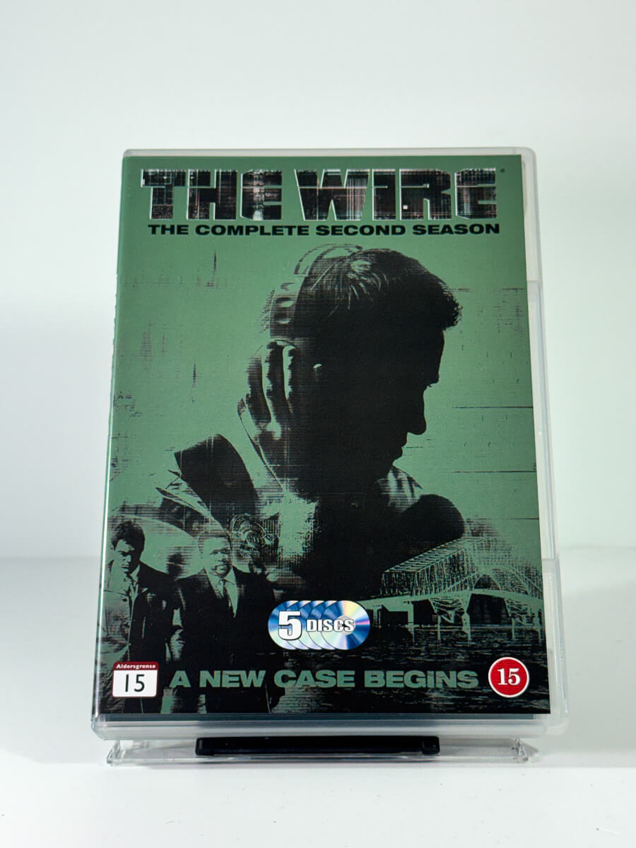 Forside av cover til The Wire – The Complete Second Season, bruktfilm på DVD hos Brukbar Film