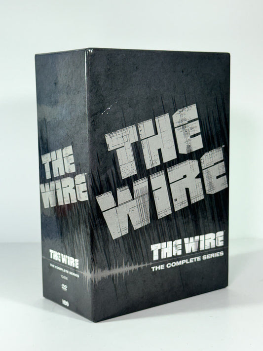 Forside av cover til The Wire – The Complete Series, brukt DVD hos Brukbar Film