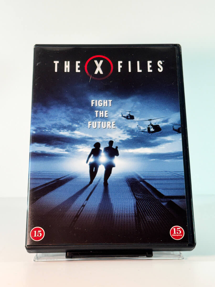 Forside av cover til The X-Files – Fight the Future, bruktfilm på DVD hos Brukbar Film
