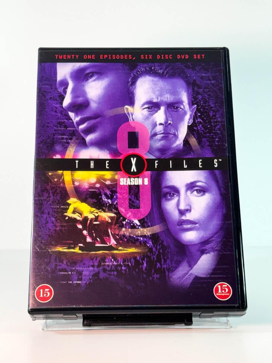 Forside av cover til The X-Files – Season 8, bruktfilm hos nettbutikken Brukbar Film