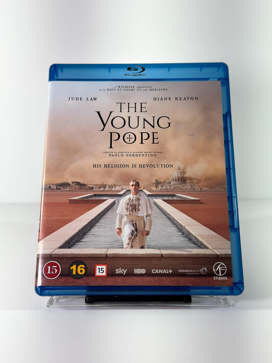 Forside av cover til The Young Pope på Blu-ray