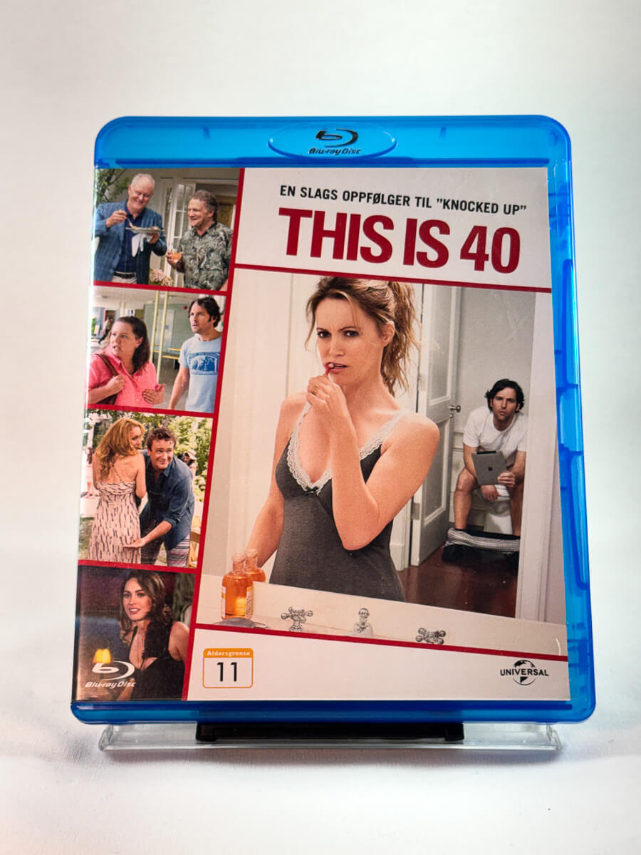 Forside av cover til This Is 40, brukt Blu-ray hos Brukbar Film