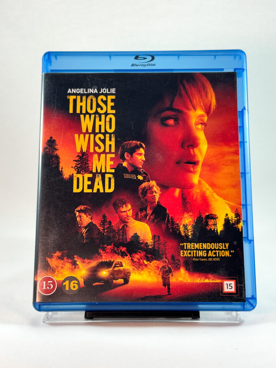 Forside av cover til Those Who Wish Me Dead, brukt Blu-ray hos Brukbar Film