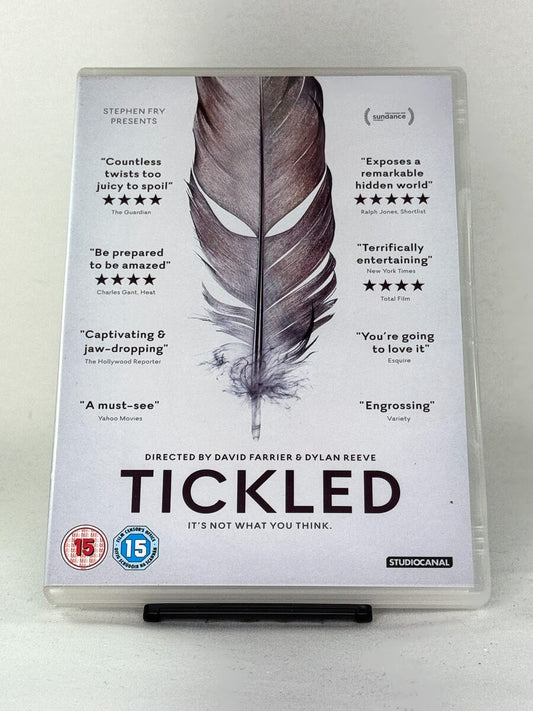 DVD-cover-forside til filmen Tickled – Brukt DVD fra nettbutikken Brukbar Film