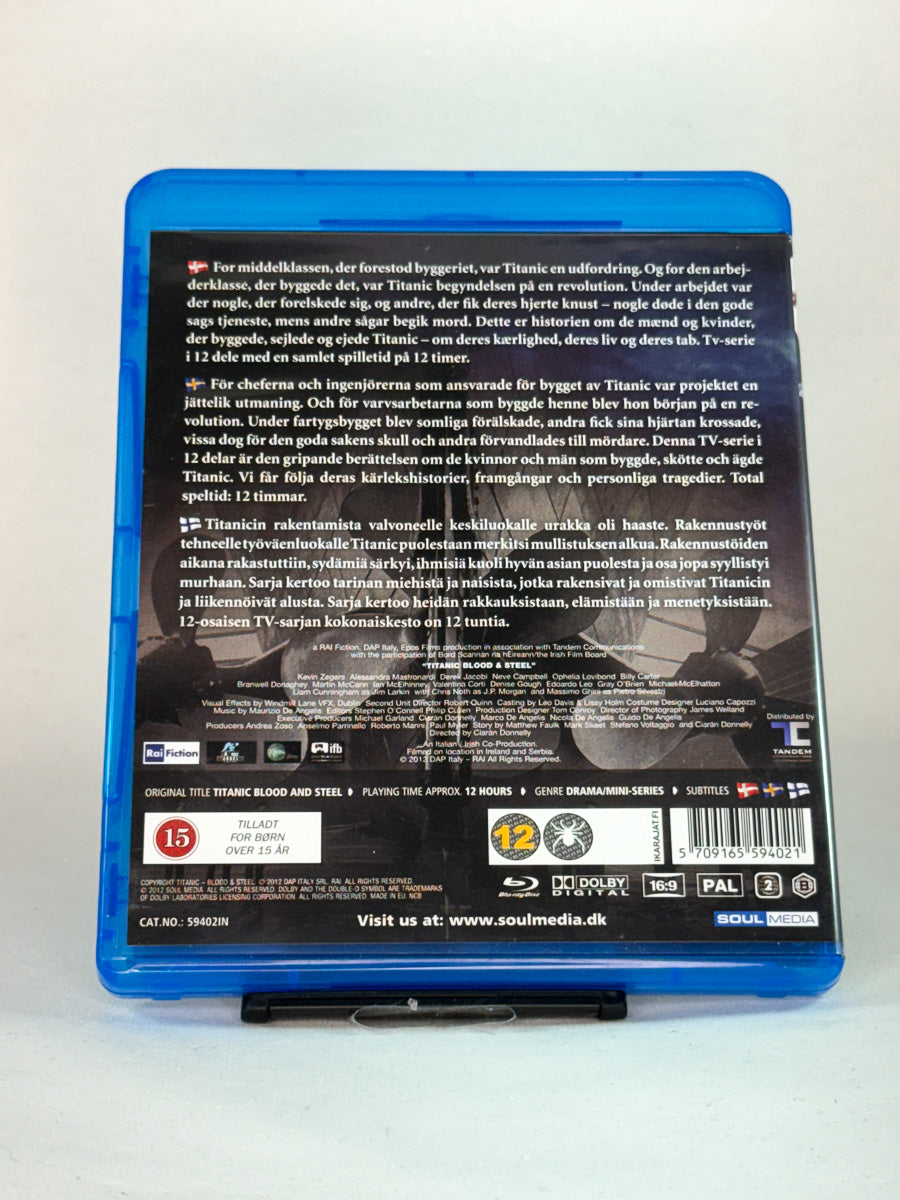 Bakside av cover til Titanic: Blood & Steel, brukt Blu-ray-utgivelse hos Brukbar Film
