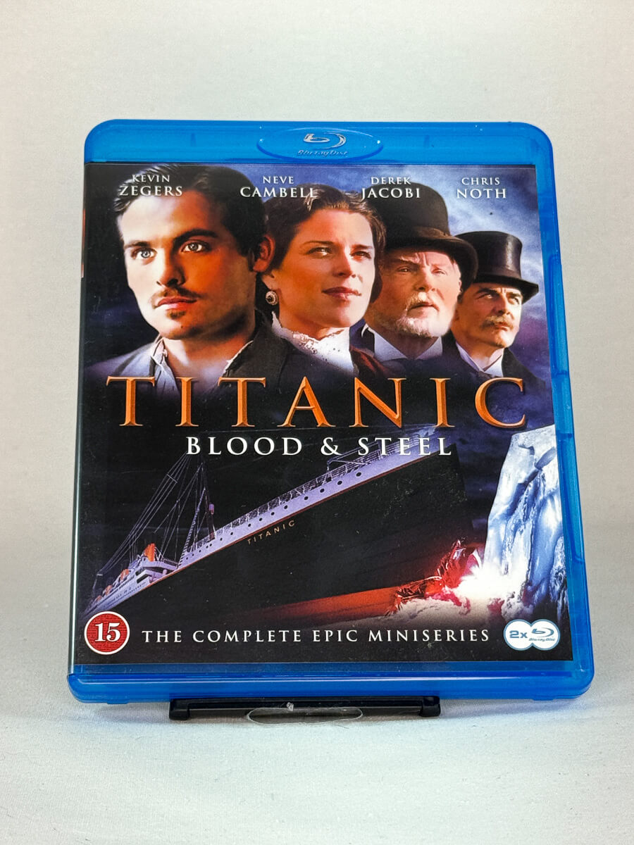 Forside av cover til Titanic: Blood & Steel, bruktfilm hos nettbutikken Brukbar Film