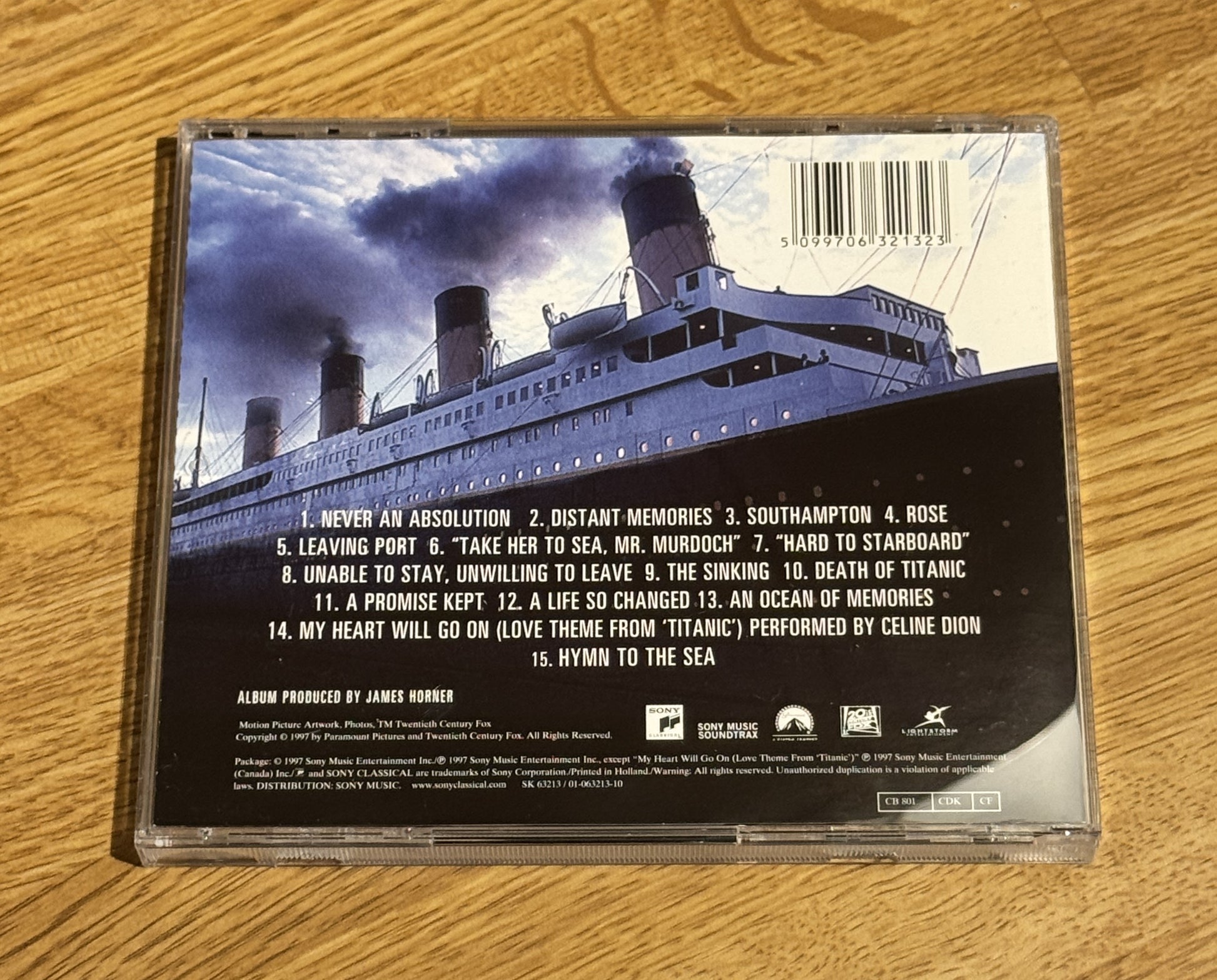 Bakside av cover til Titanic, soundtrack fra filmen