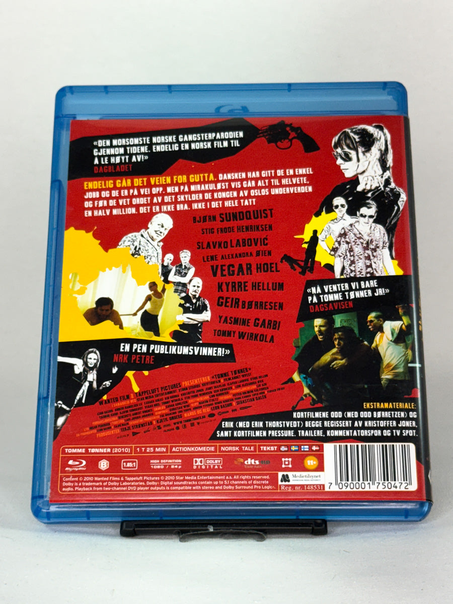 Bakside av Blu-ray-cover til Tomme tønner – brukt norsk komedie på Blu-ray, original hos Brukbar Film