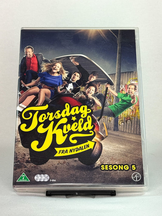 DVD-cover-forside til serien Torsdag kveld fra Nydalen – Sesong 5 – Brukt DVD fra nettbutikken Brukbar Film