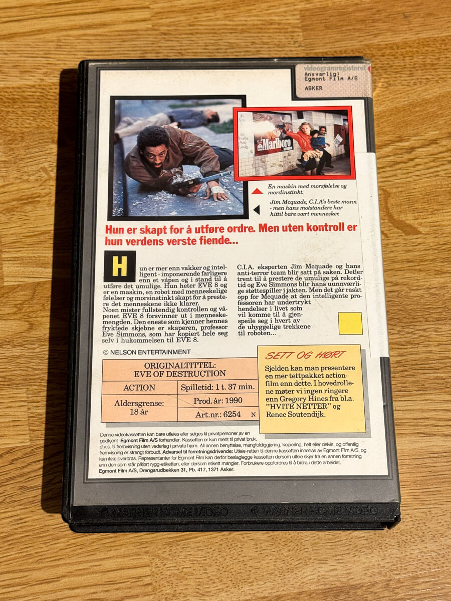 Bakside av cover til Total Destruction på VHS Big Box 