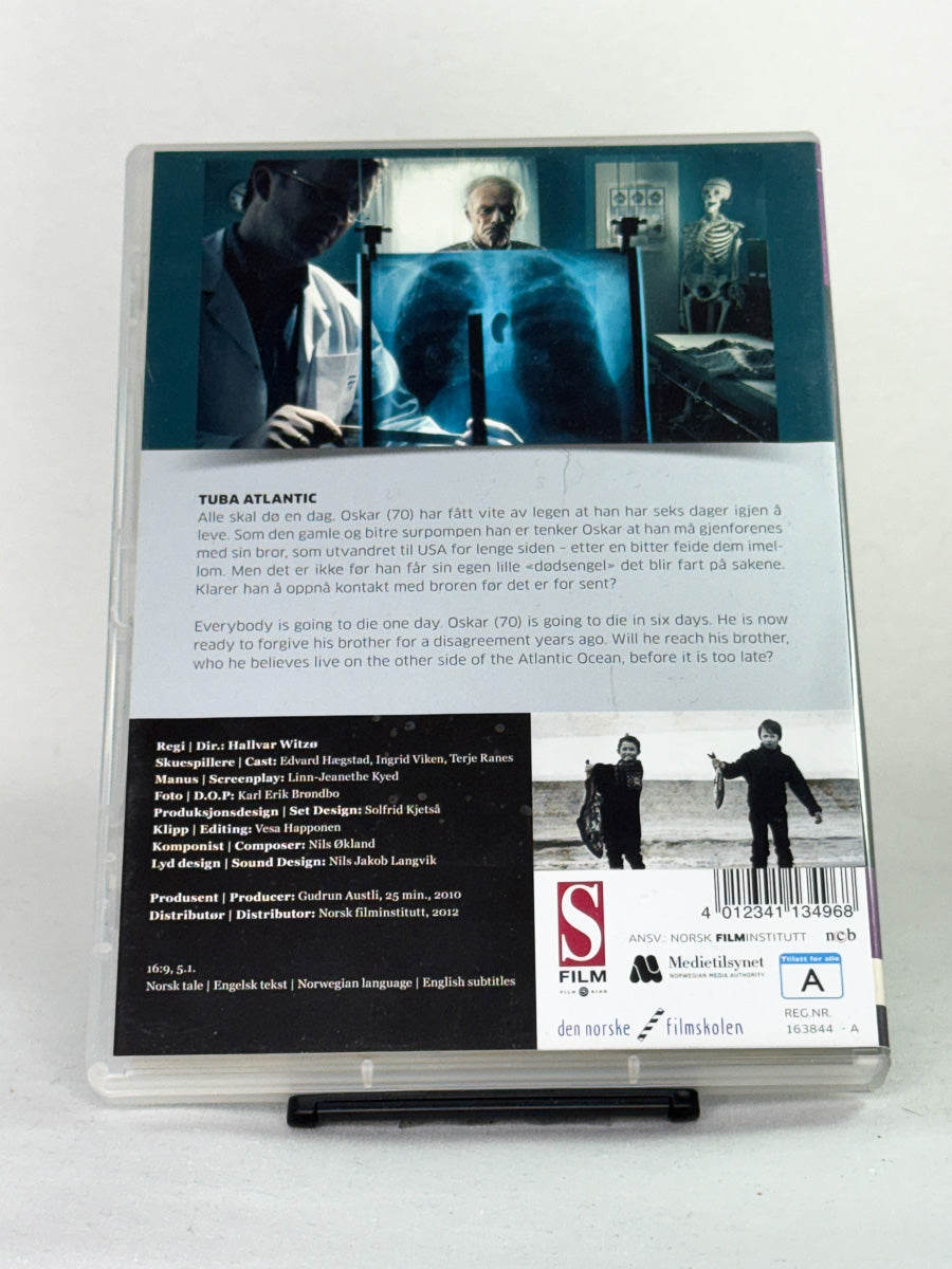 Bakside av Tuba Atlantic – brukt DVD med omtaler og spesifikasjoner, klar for kjøp hos Brukbar Film