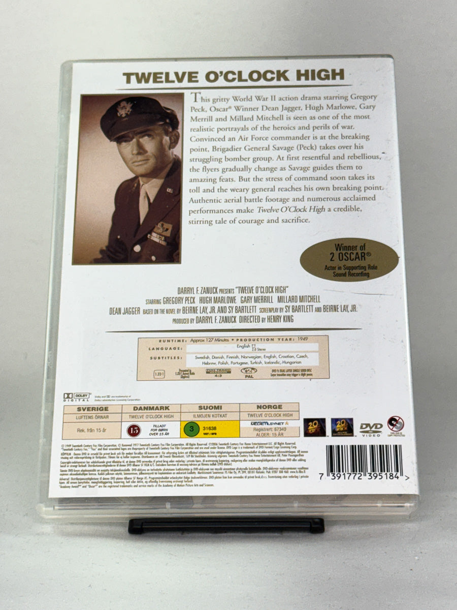 Bakside av DVD-cover til Twelve O’Clock High – brukt DVD med Gregory Peck i hovedrollen, tilgjengelig hos Brukbar Film