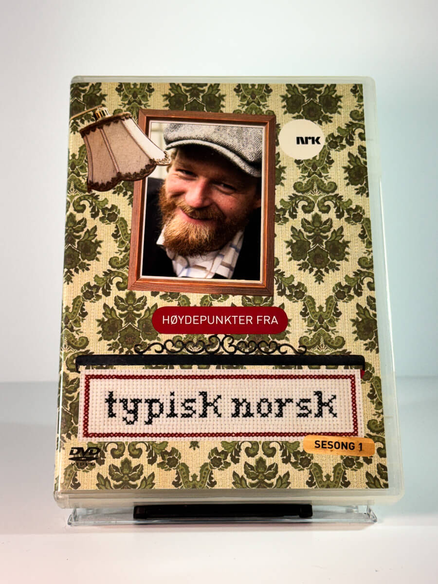 Forside av cover til Typisk norsk – Sesong 1, bruktfilm på DVD hos Brukbar Film