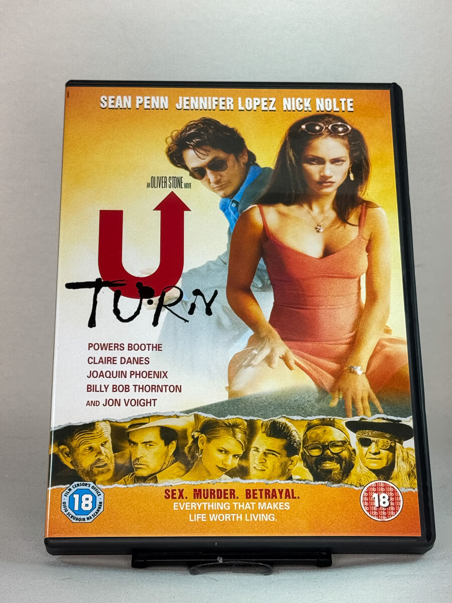 Forside av DVD-cover til U-Turn, brukt original DVD hos Brukbar Film