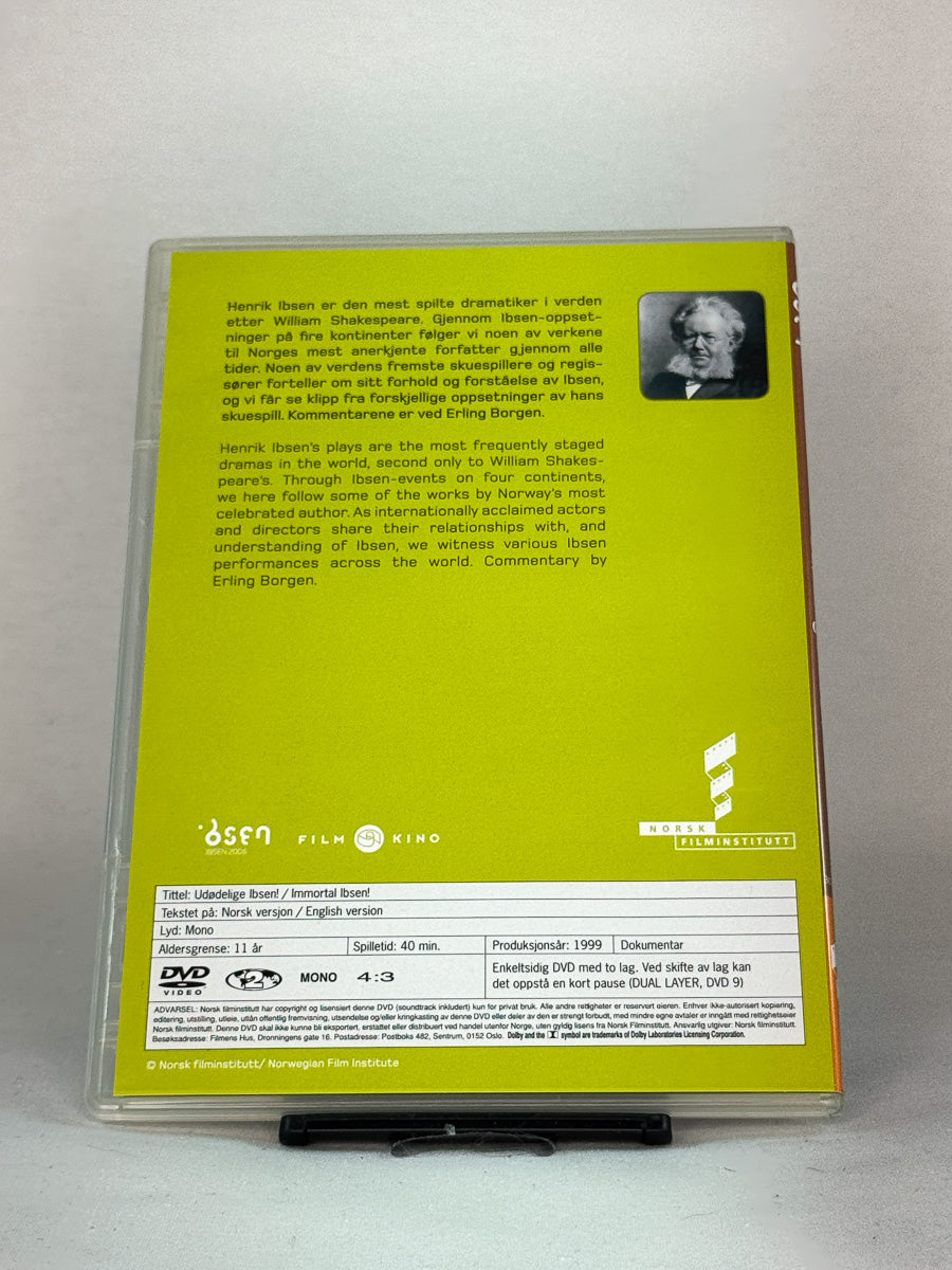 Bakside av DVD-en Udødelige Ibsen! (1999) – spesifikasjoner og beskrivelse på norsk og engelsk, brukt DVD fra Brukbar Film.