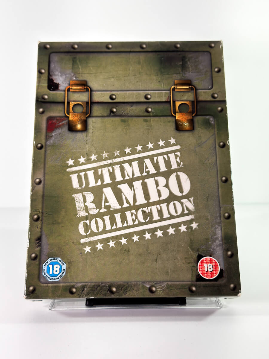 Forside av cover til Ultimate Rambo Collection, bruktfilm hos nettbutikken Brukbar Film