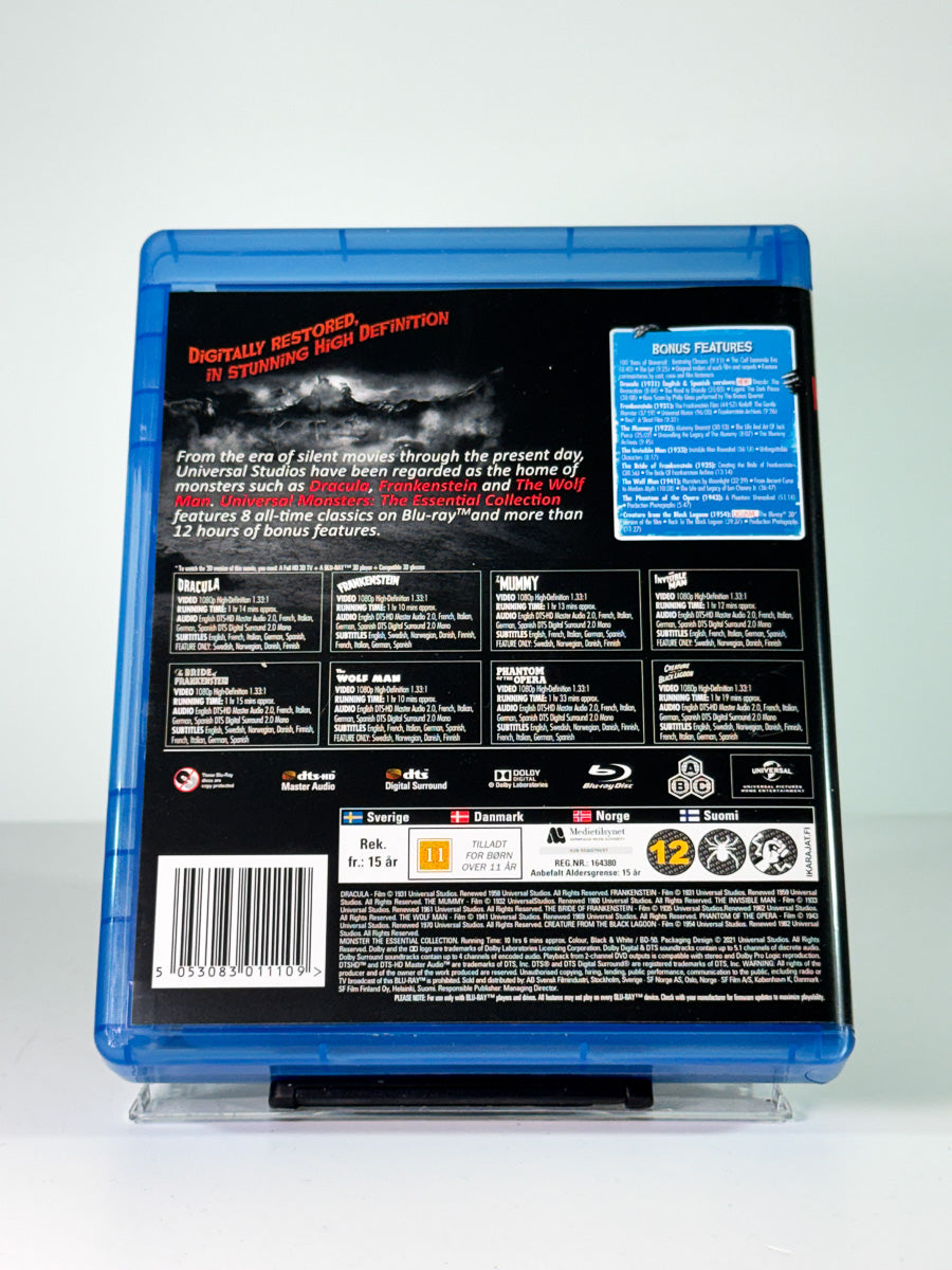 Bakside av cover til Universal Monsters: The Essential Collection på Blu-ray