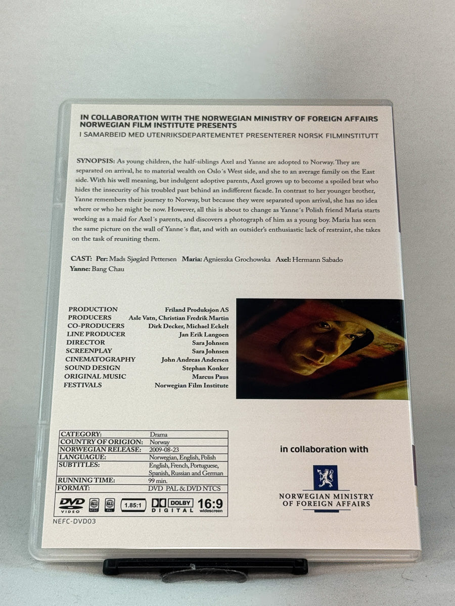 Bakside av DVD-cover til Upperdog – prisbelønt norsk film med Agnieszka Grochowska og Hermann Sabado, original NFI-utgivelse hos Brukbar Film.