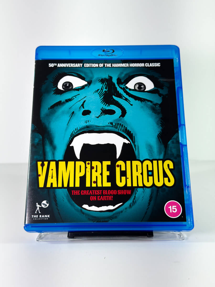Forside av cover til Vampire Circus på Blu-ray