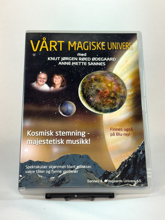 Forside av DVD-cover til Vårt magiske univers, brukt DVD hos Brukbar Film