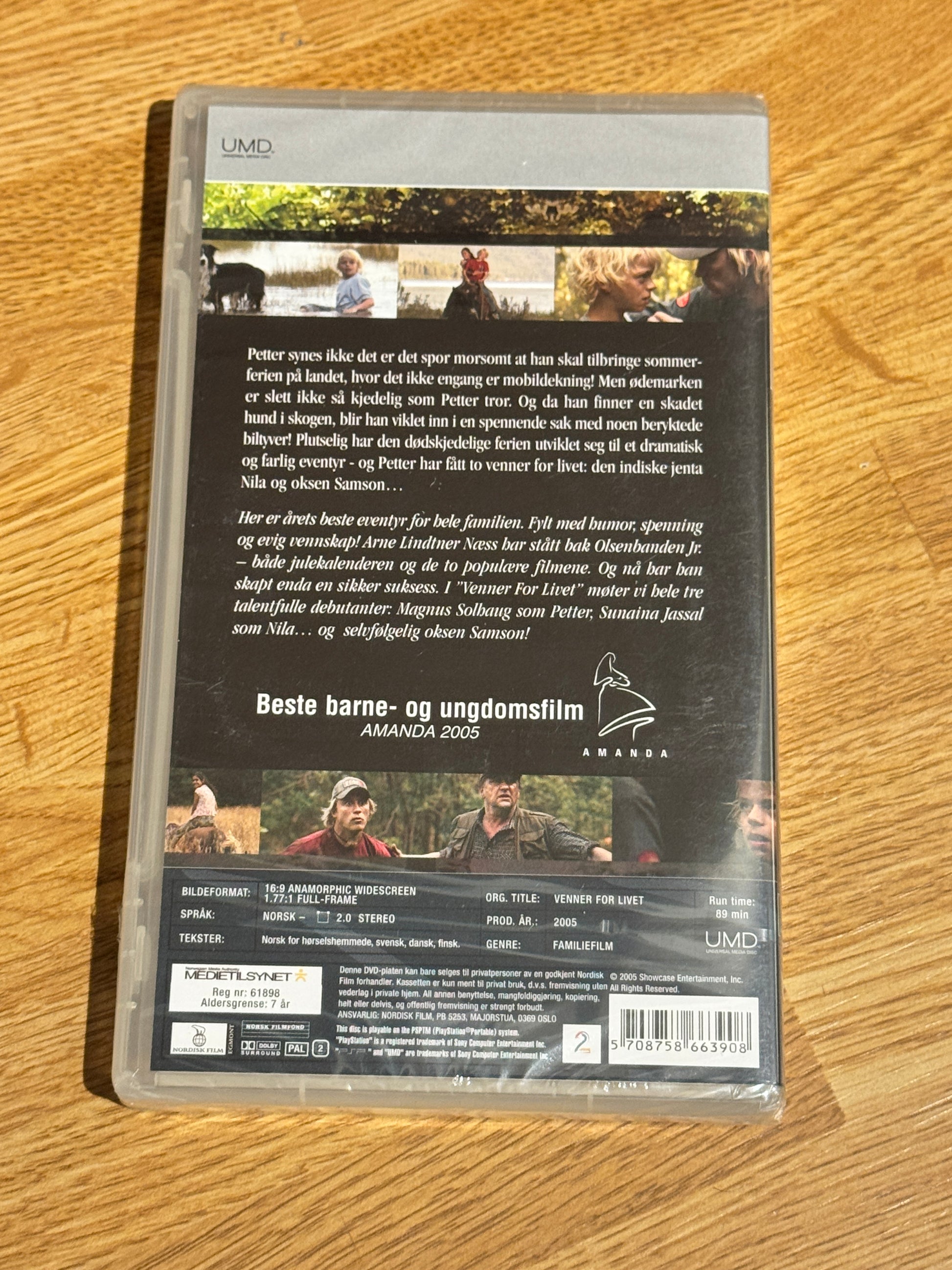 Bakside av cover til Venner for livet, PSP UMD-utgivelse