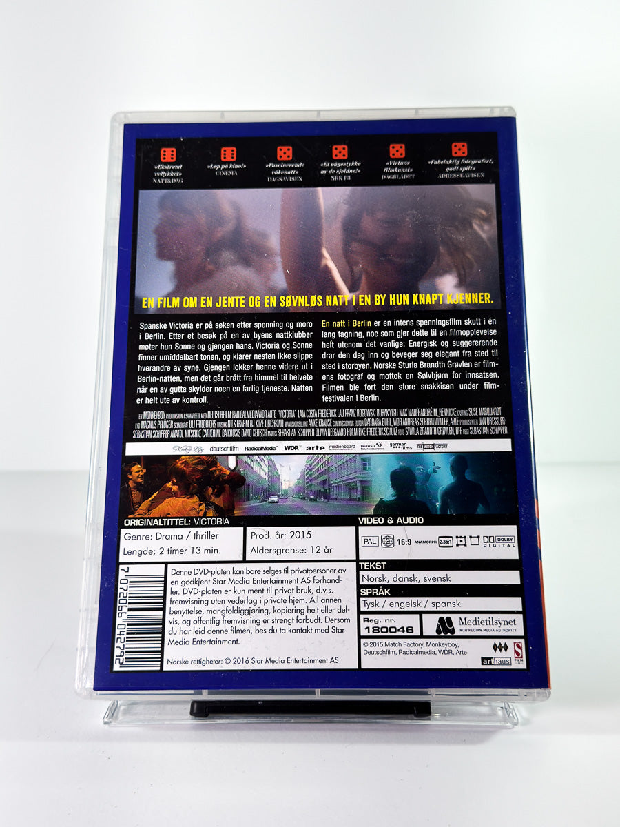 Bakside av cover til Victoria, bruktfilm på DVD hos Brukbar Film