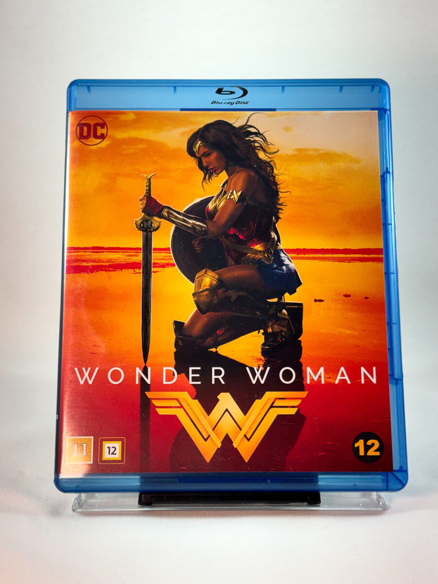 Forside av Blu-ray-cover til Wonder Woman, bruktfilm hos nettbutikken Brukbar Film