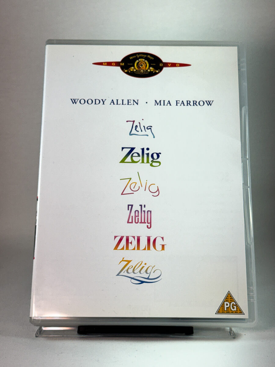 Forside av cover til Zelig, bruktfilm hos nettbutikken Brukbar Film