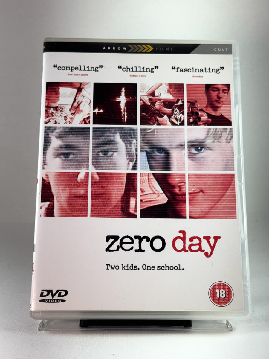 Forside av cover til Zero Day, brukt DVD hos Brukbar Film